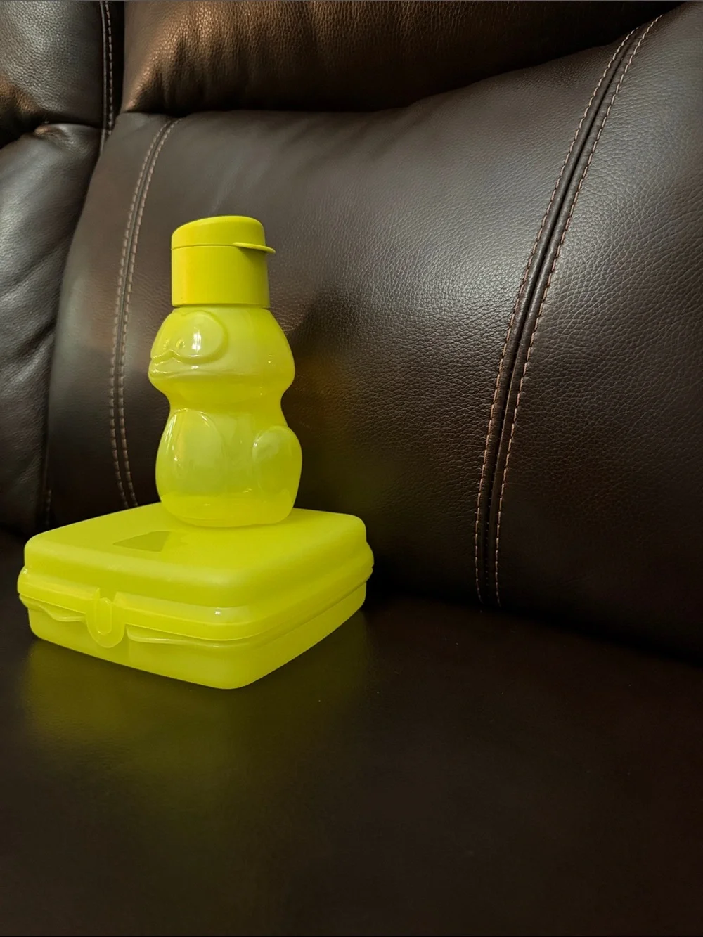 Tupperware Bright Yellow Penguin sandwich keeper & Bottle Set